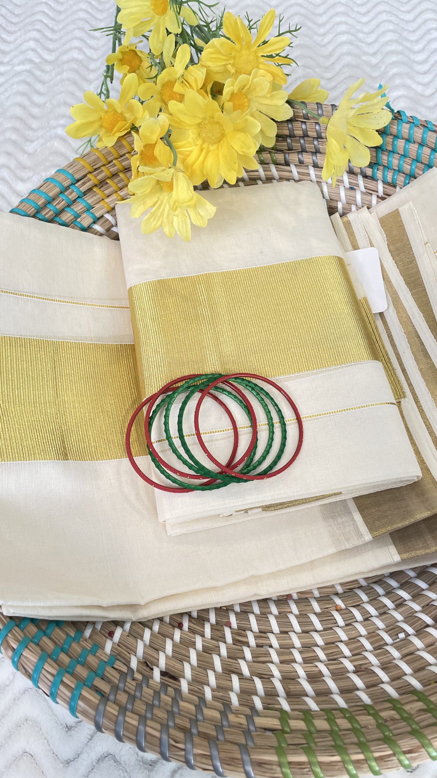 Kerala set mundu (Golden kara)